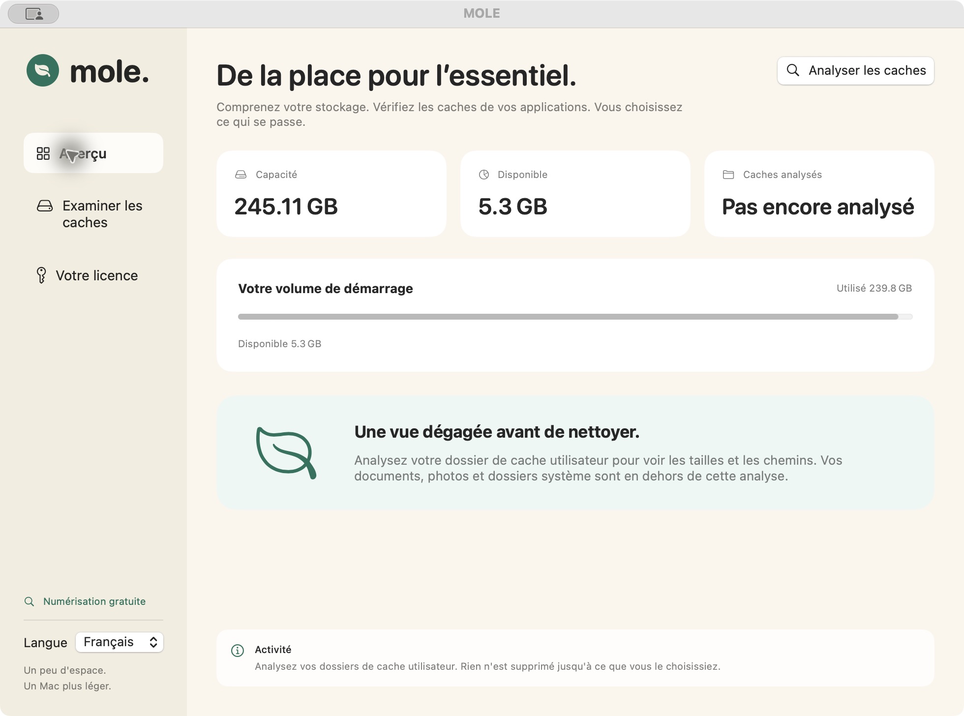 Application Mac native MOLE affichant la capacité du disque, l'espace disponible et un résumé de l'analyse du cache.